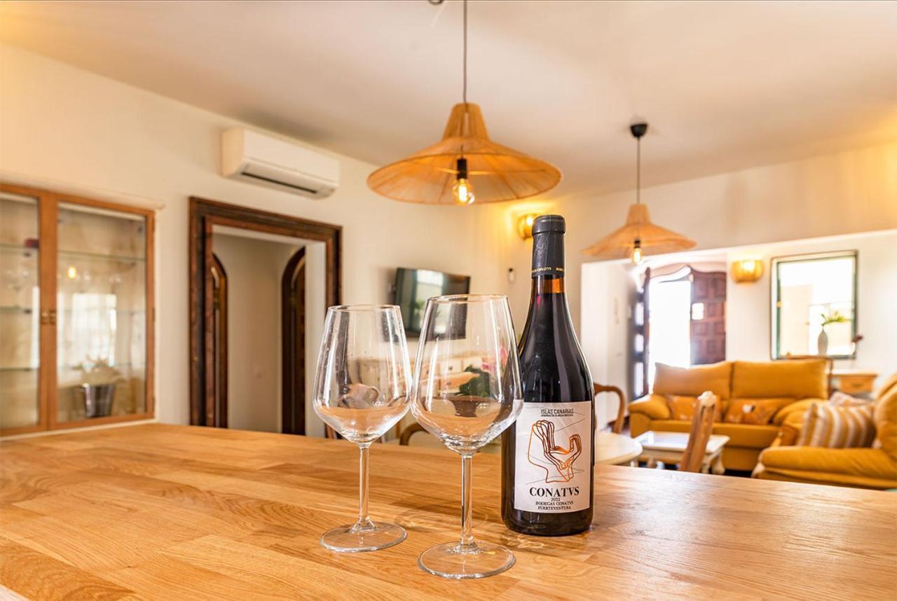 Villa Corralejo Bay Beachfront Corralejo By Holidays Home Bagian luar foto