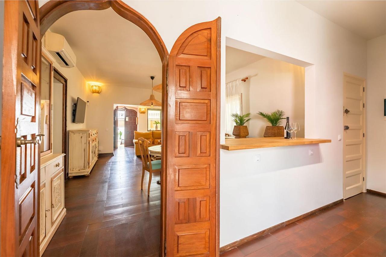 Villa Corralejo Bay Beachfront Corralejo By Holidays Home Bagian luar foto